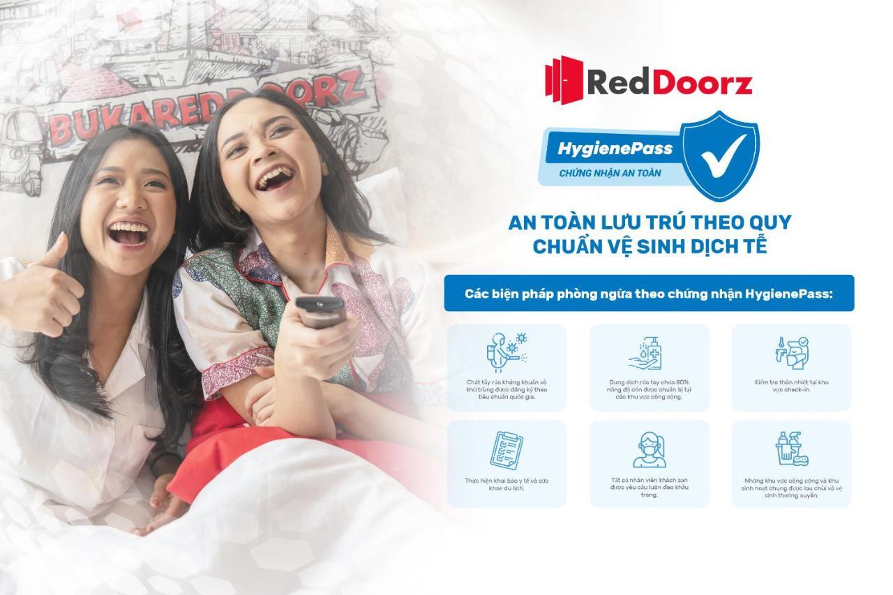 RedDoorz Premium Cloud 9 An Nhon Hotel Ho-Chi-Minh-Stadt Exterior foto